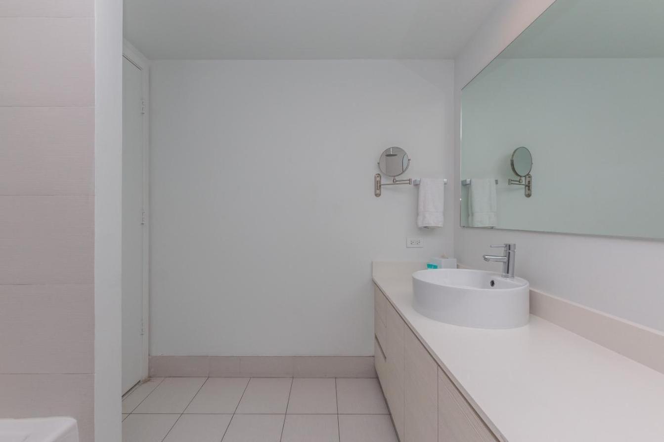 Modern One Bedroom Rental At Beach Walk Resort Miami 18Th Floor Hallandale Beach Dış mekan fotoğraf