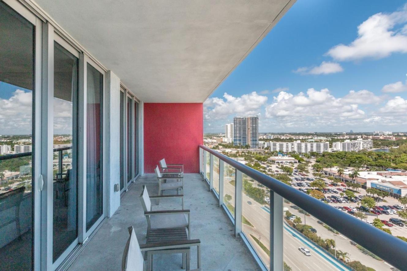 Modern One Bedroom Rental At Beach Walk Resort Miami 18Th Floor Hallandale Beach Dış mekan fotoğraf