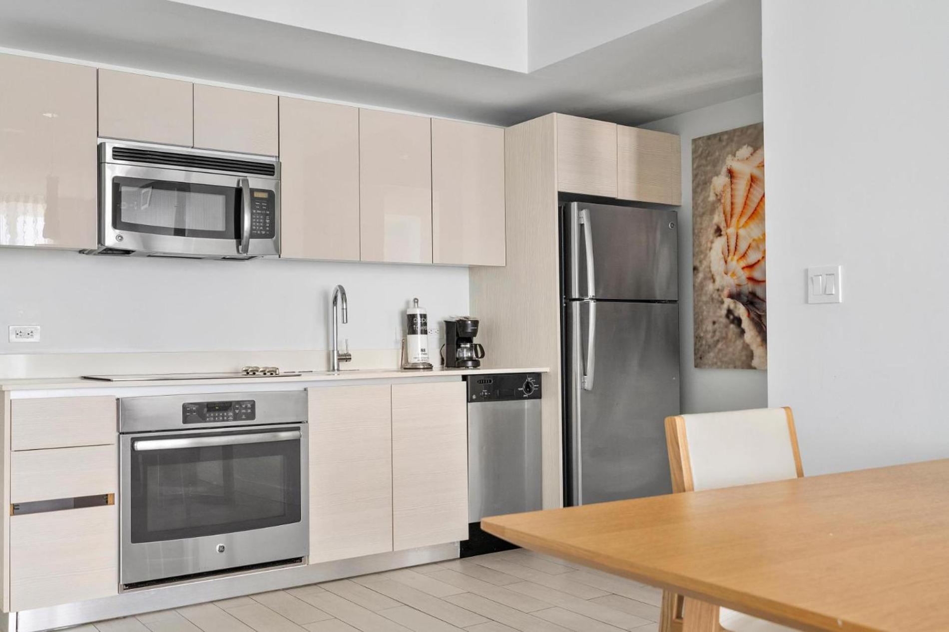 Modern One Bedroom Rental At Beach Walk Resort Miami 18Th Floor Hallandale Beach Dış mekan fotoğraf