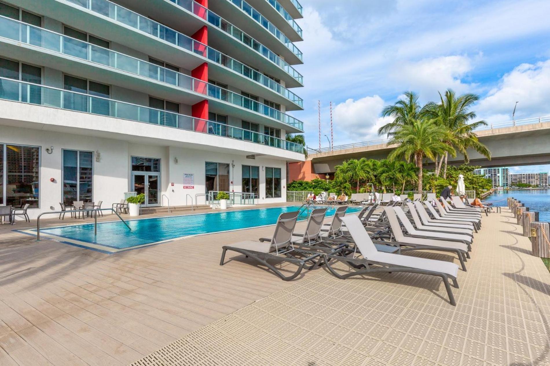Modern One Bedroom Rental At Beach Walk Resort Miami 18Th Floor Hallandale Beach Dış mekan fotoğraf